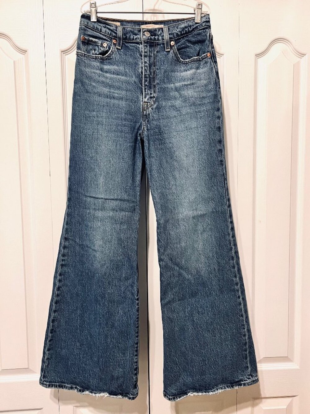 Levi's Premium San Francisco, Cal. Ribcage Bell Women's Distressed Jeans-Size 28 - Picture 2 of 13